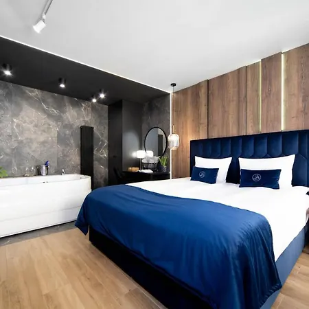 Jacuzzi Main Square Apartman