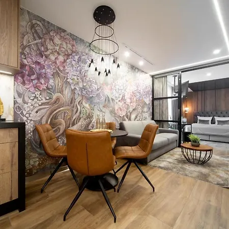 Jacuzzi Main Square Daire *