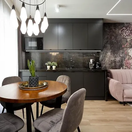 Jacuzzi Main Square Apartment *