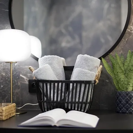 公寓 Jacuzzi Main Square *