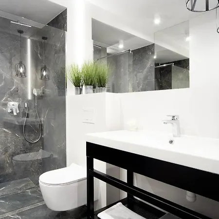 Apartment Jacuzzi Main Square