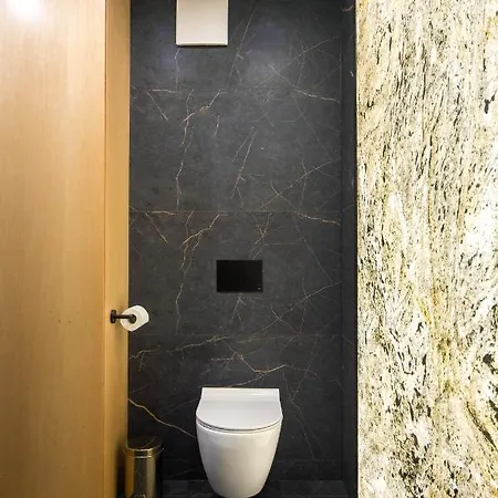 公寓 Jacuzzi Main Square