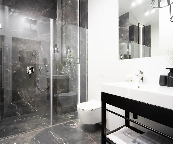 Jacuzzi Main Square Appartement *