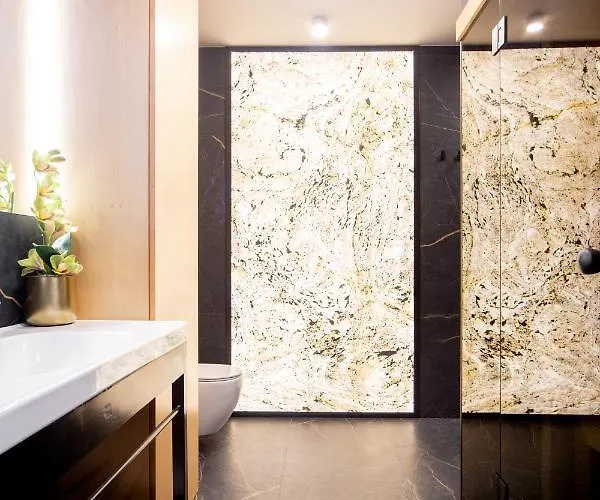 Jacuzzi Main Square Appartement *