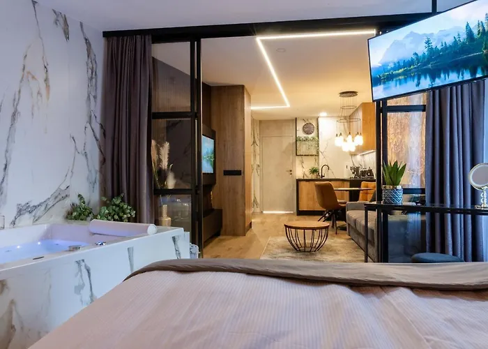 Jacuzzi Main Square Appartement *